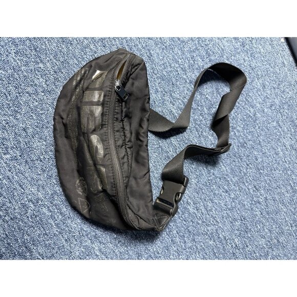 Diesel Men 00S Vintage Shoulder Bag Y2K Tech Series Stylish fanny pack belt bag - Picture 2 of 12